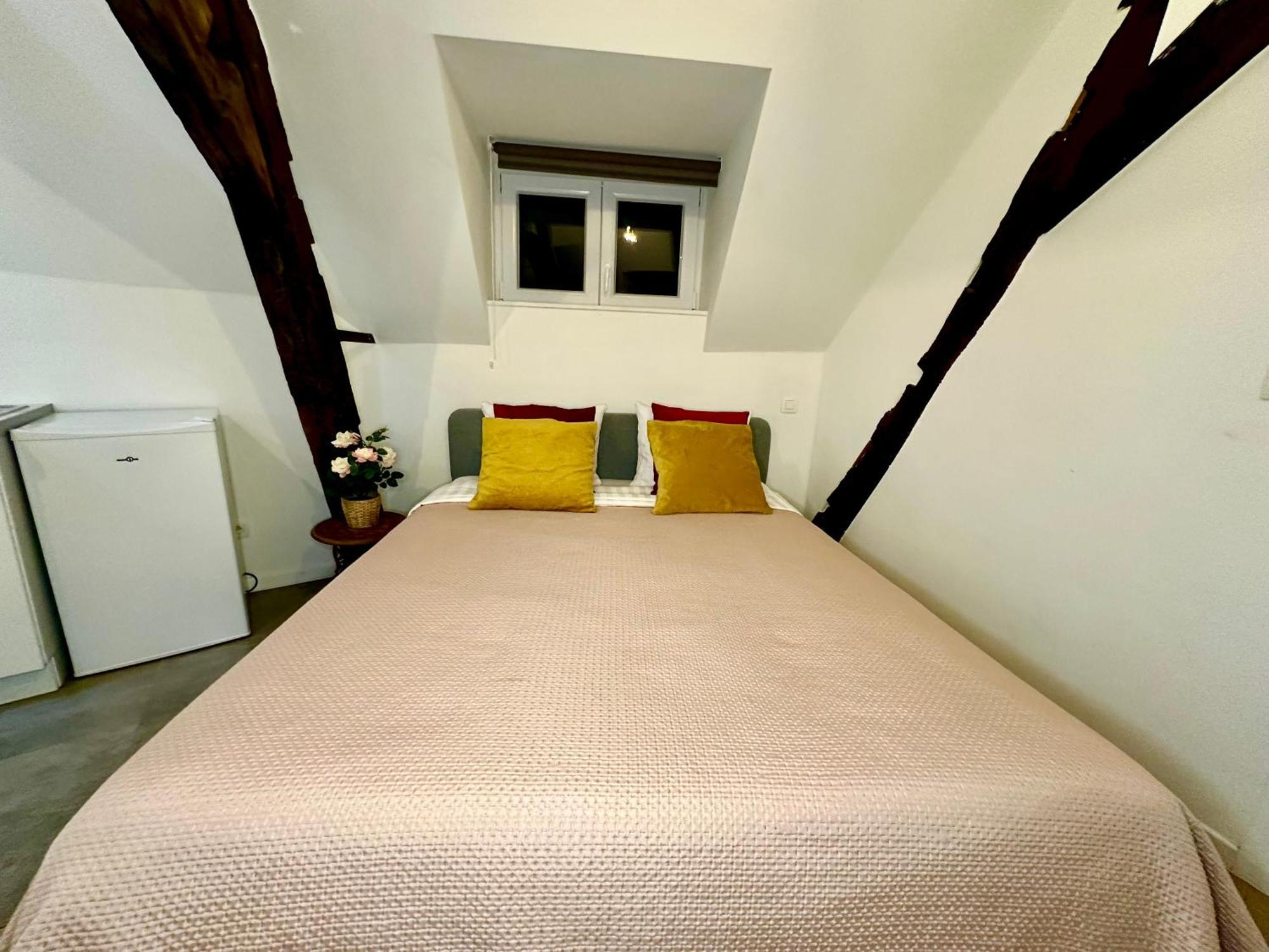 Luxury Suites Mons By Rikas Hotels Экстерьер фото