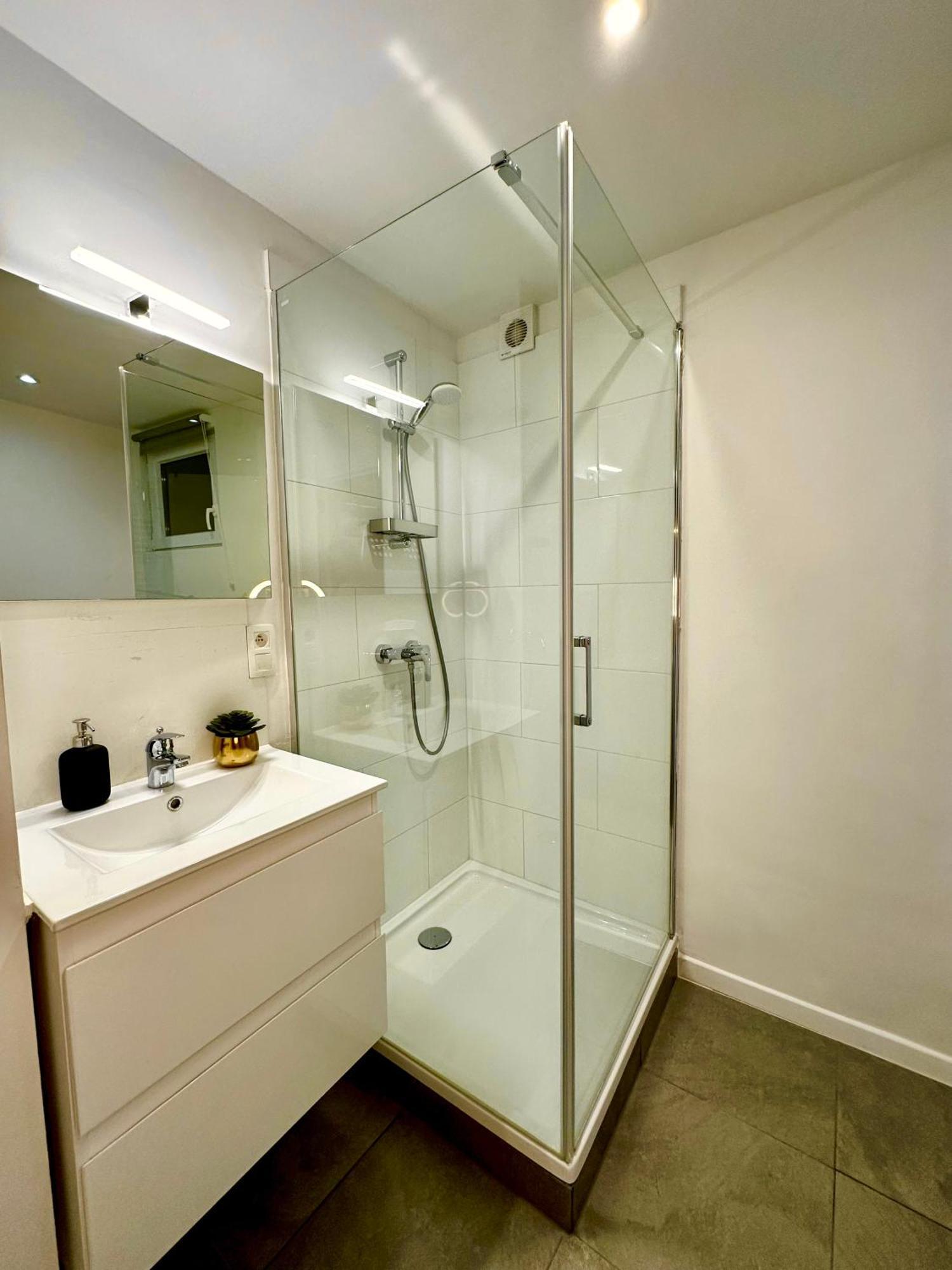 Luxury Suites Mons By Rikas Hotels Экстерьер фото