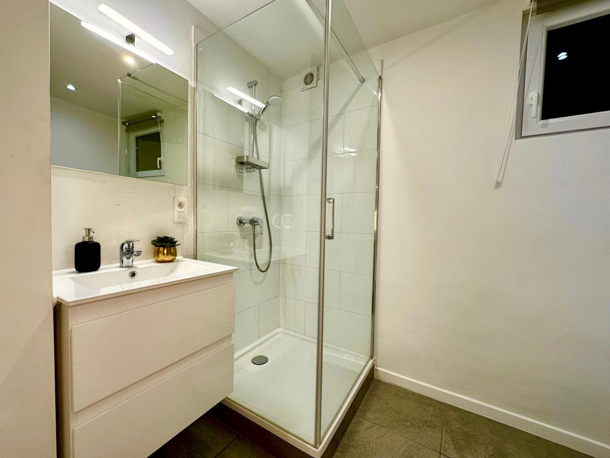 Luxury Suites Mons By Rikas Hotels Экстерьер фото