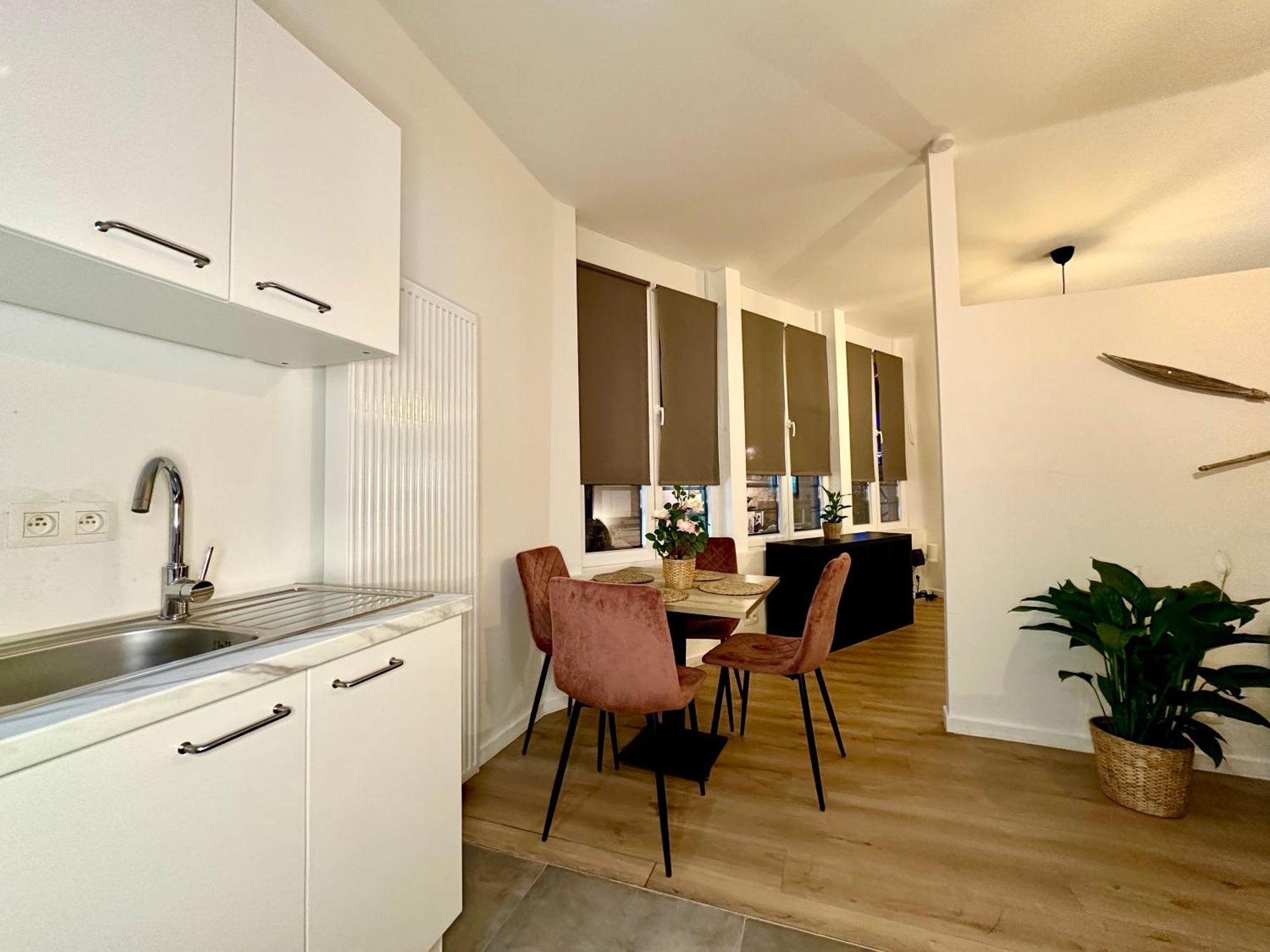 Luxury Suites Mons By Rikas Hotels Экстерьер фото