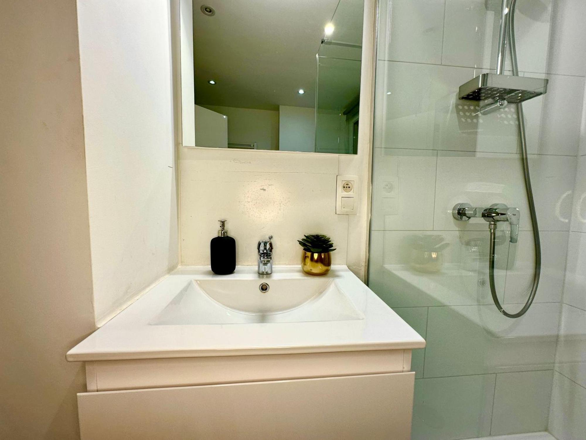Luxury Suites Mons By Rikas Hotels Экстерьер фото